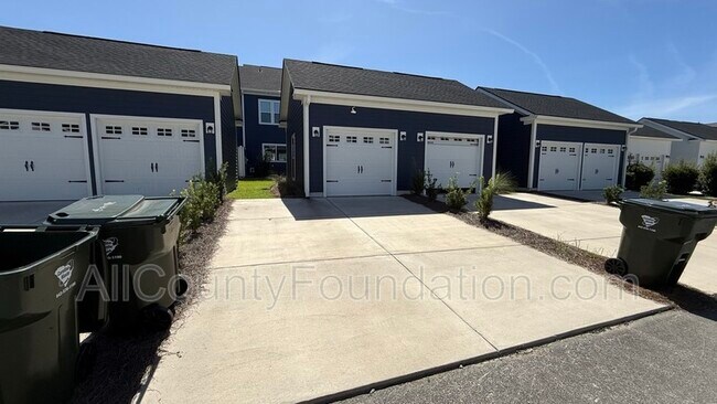 Building Photo - 612 Southview Ln