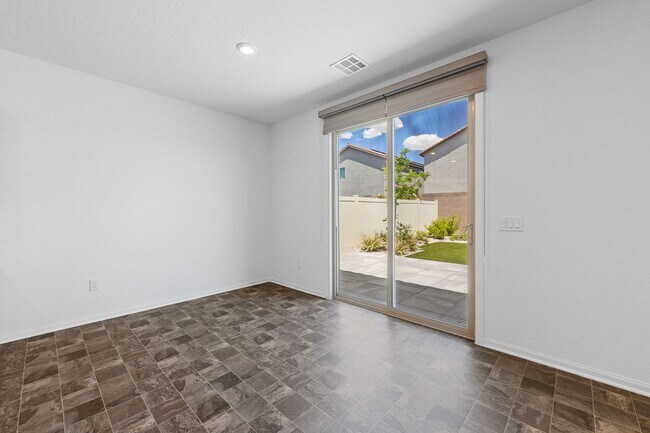 Building Photo - Modern 3-Bedroom + Loft Near VA Hospital