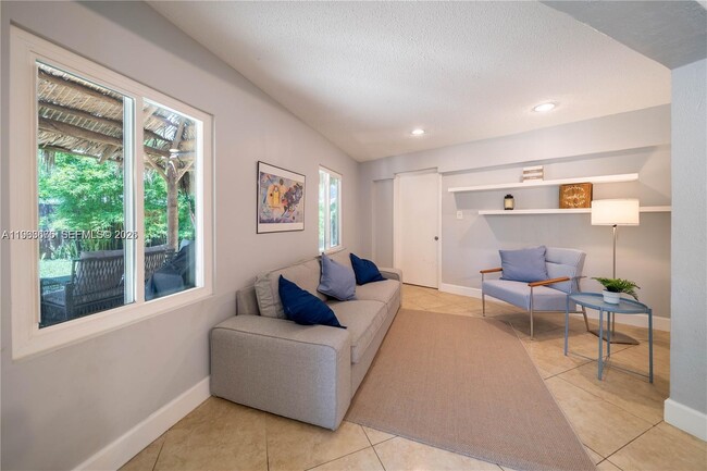 Building Photo - 1501 SW 35th Terrace