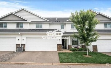 Building Photo - 7303 Kalland Cir NE