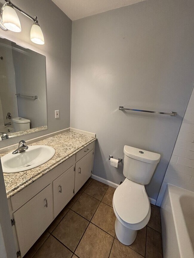 Building Photo - 4123 W 22nd St