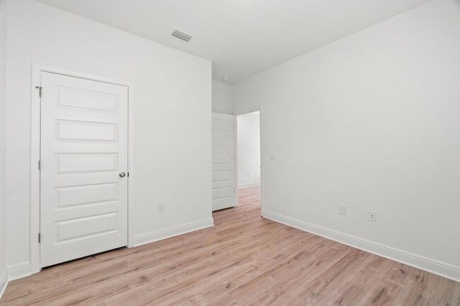 Building Photo - 201 JRS Wy