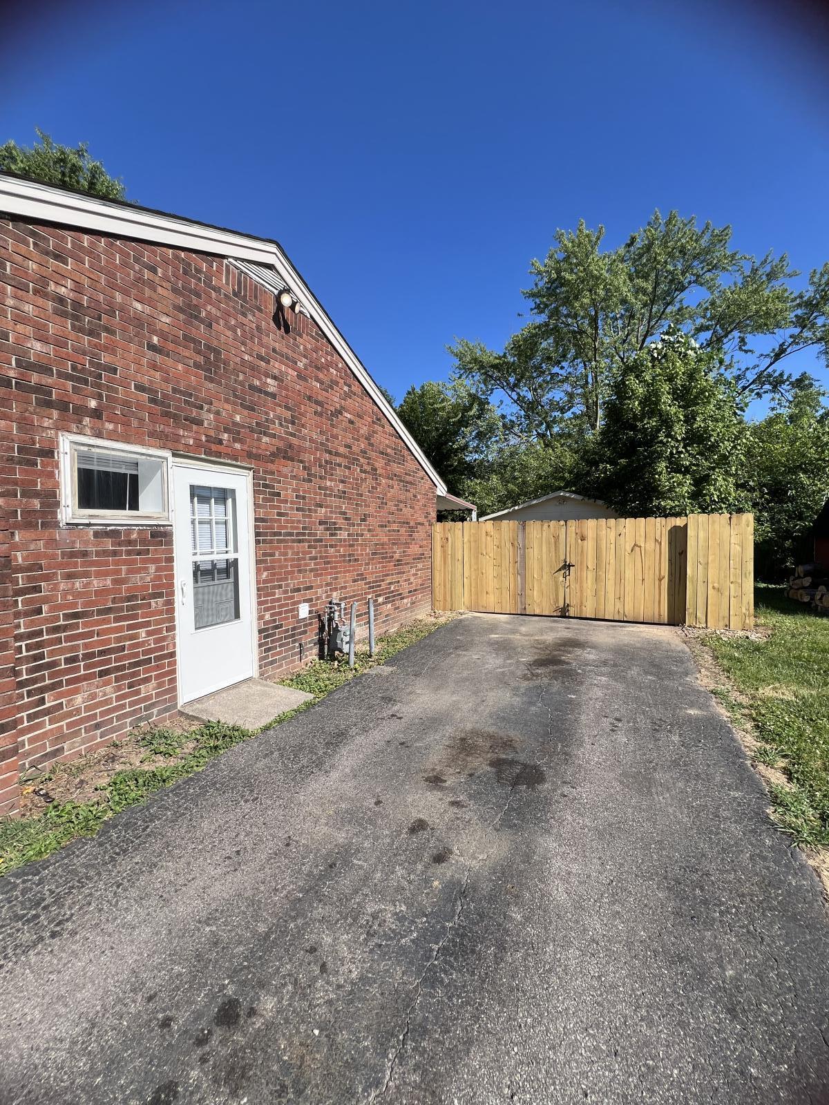 Building Photo - 13915 Petwood Blvd