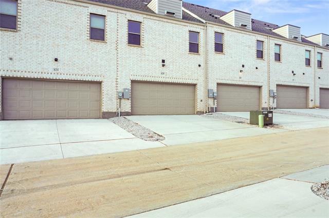 Building Photo - 631 Redwood Wy