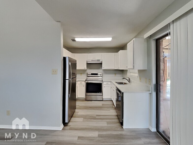 Building Photo - 6918 Foxbrook Dr