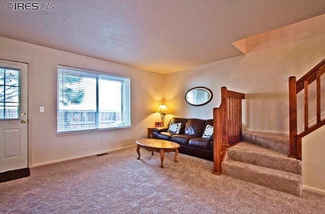 Building Photo - Two Bedroom Townhome Available For Rent in Hunter's Ridge in Louisville