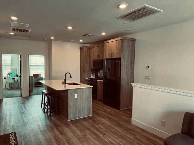 Building Photo - 413 W Mahogany Ln