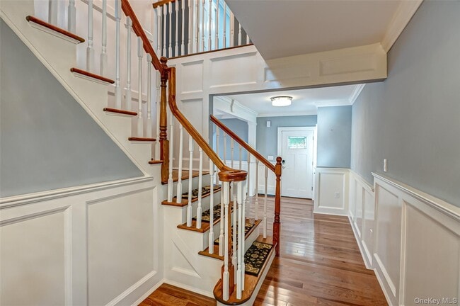 Building Photo - 850 St Johnland Rd