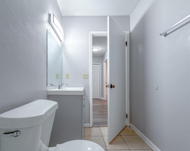 Building Photo - 2334 Sylvan Ct