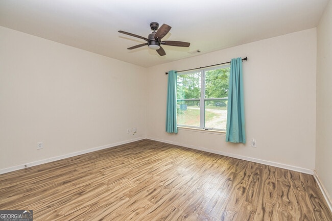 Building Photo - 759 Alvaton Rd