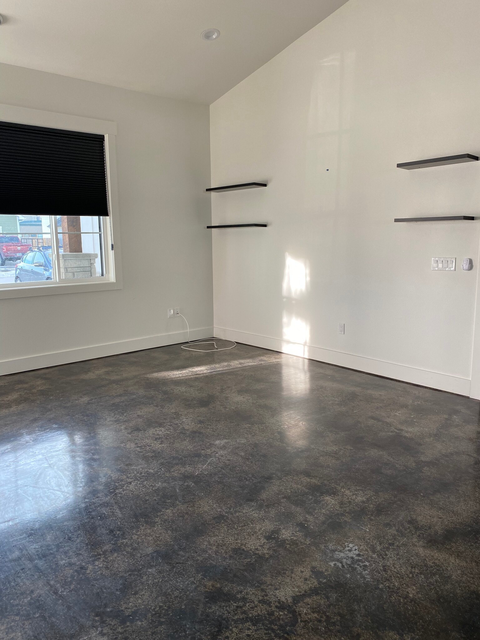 Building Photo - 1329 Silverton Dr