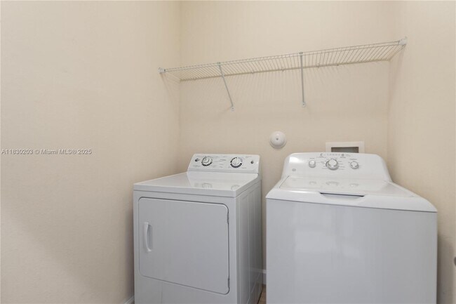 Building Photo - 17165 SW 94th St