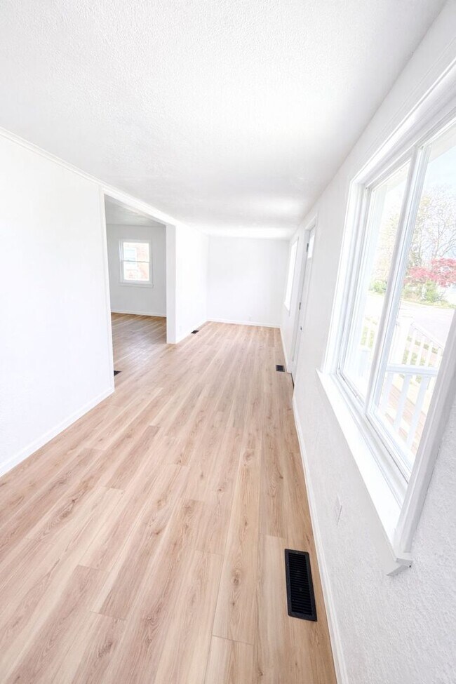 Building Photo - Wapak – Fully Remodeled Home with 2-Car Garage