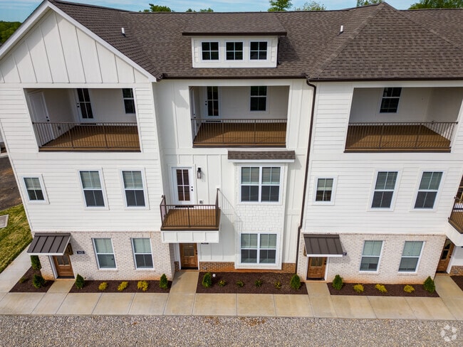 Building Photo - 1433 Spring Pointe Ln
