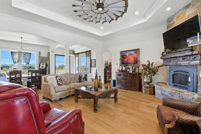 Building Photo - Stunning 5 bedroom horse property coming soon!