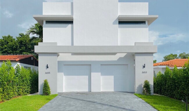 Building Photo - 3653 SW 25th St