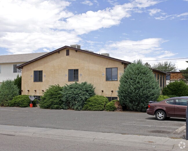 Primary Photo - 2132 Norman Ln