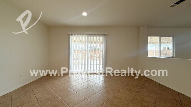 Building Photo - 9640 Peridot Ave