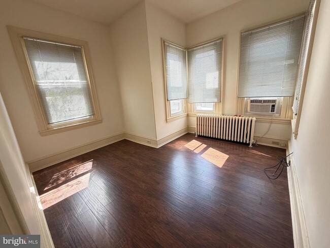 Building Photo - 2441 Brown St