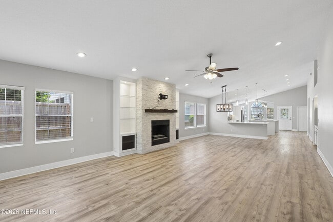 Building Photo - 204 Crosstern Ct