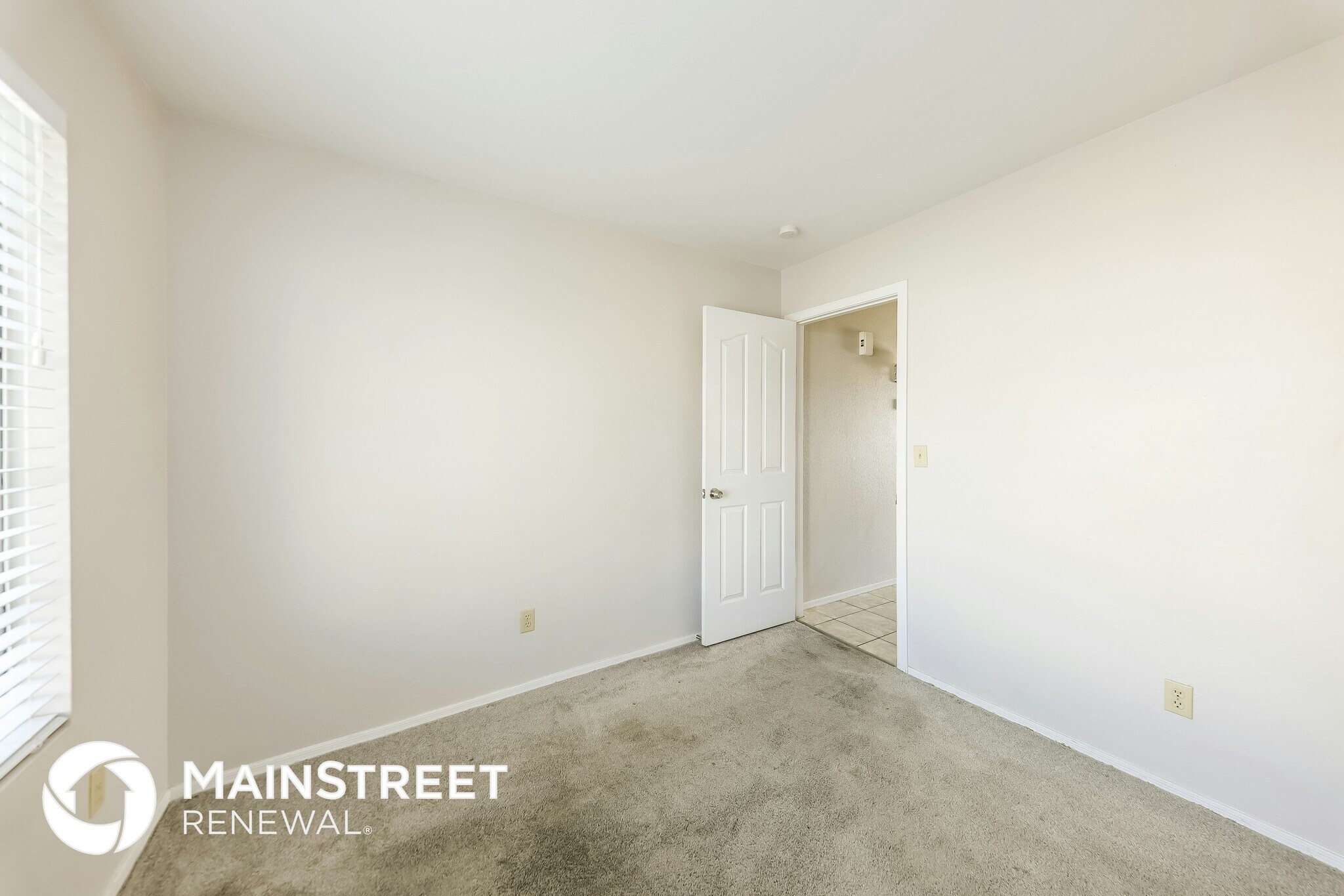 Building Photo - 18437 N 8th Pl