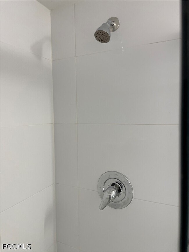 Building Photo - 4906 Victoria Dr