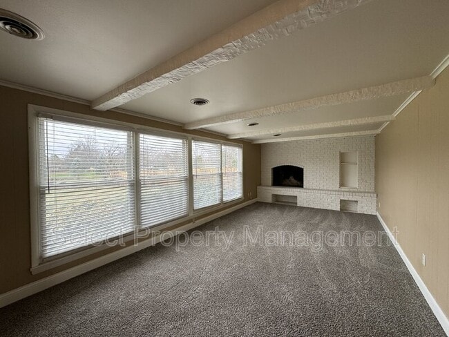 Building Photo - 5437 Covington Rd