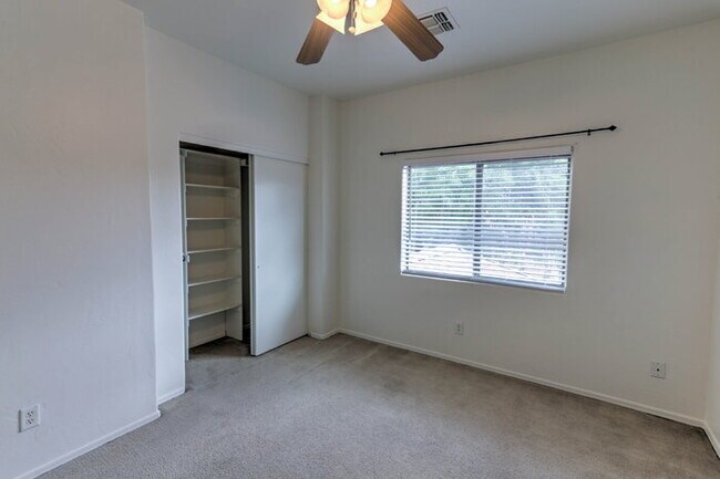 Building Photo - Rancho Sahuarita