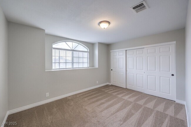 Building Photo - 10024 Sail Landing Ct