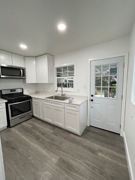 Building Photo - 13842 Jackson St