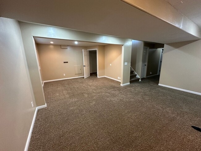 Building Photo - Great Family Home in Excellent West Jordan...