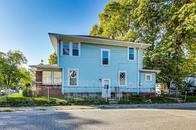 Building Photo - 3470 N Kenwood Ave