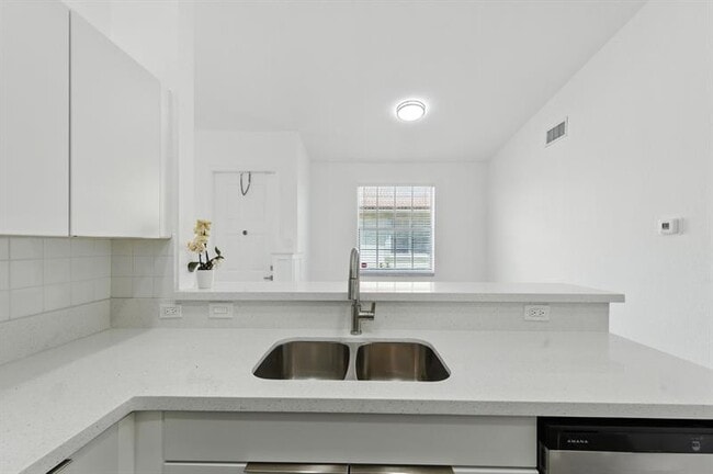 Building Photo - 18650 SW 28th Ct