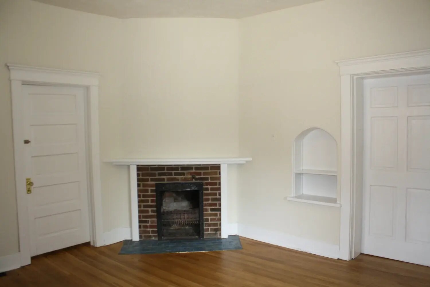 Building Photo - 503 E Smith Ave