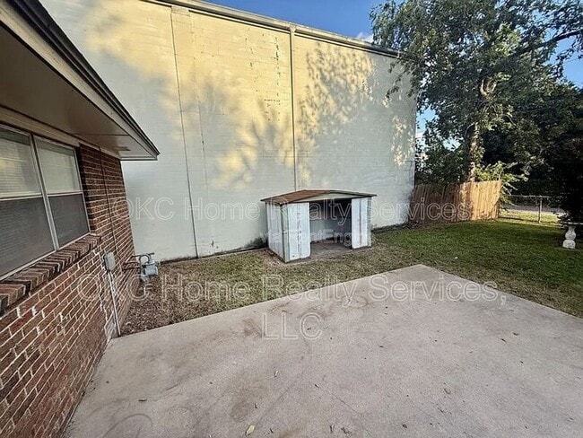 Building Photo - 118 SW 1st St