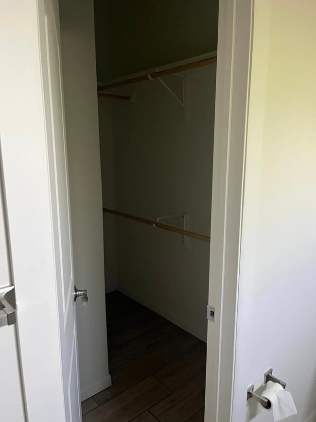 Building Photo - Kings Landing Apartments