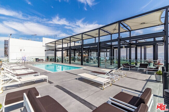 Building Photo - 3810 Wilshire Blvd