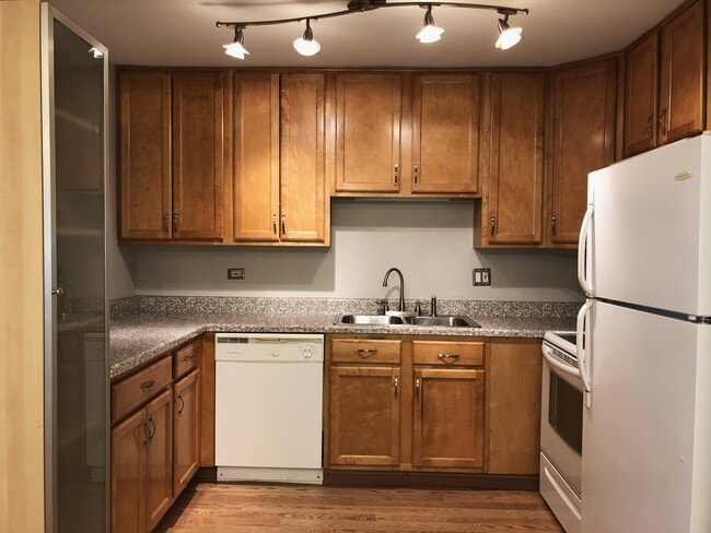 Building Photo - 446 Osage Ln