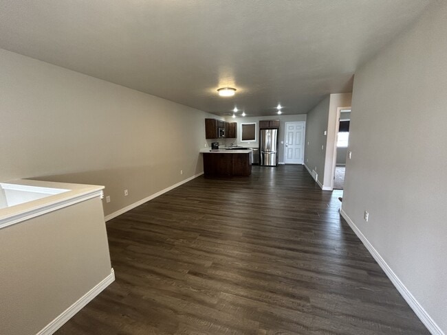 Building Photo - 2083 Lake Hills Dr