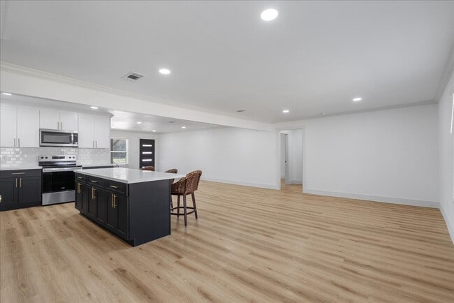 Building Photo - 5219 Cosby St