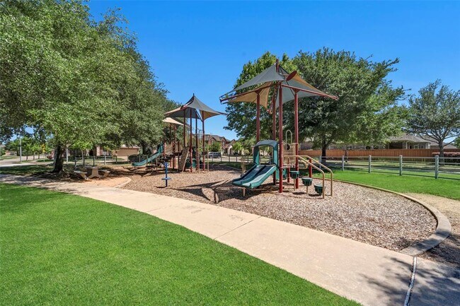 Building Photo - 17638 Cleeves Dr