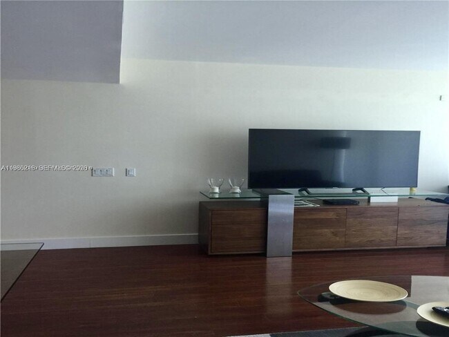 Building Photo - 2950 NE 188th St