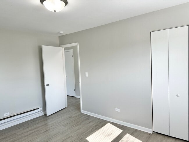 Building Photo - 9709 W Lorraine Dr