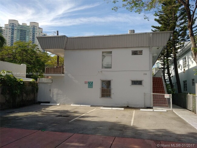 Building Photo - 208 Meridian Ave