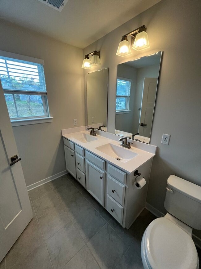 Building Photo - 312 Frances Ln