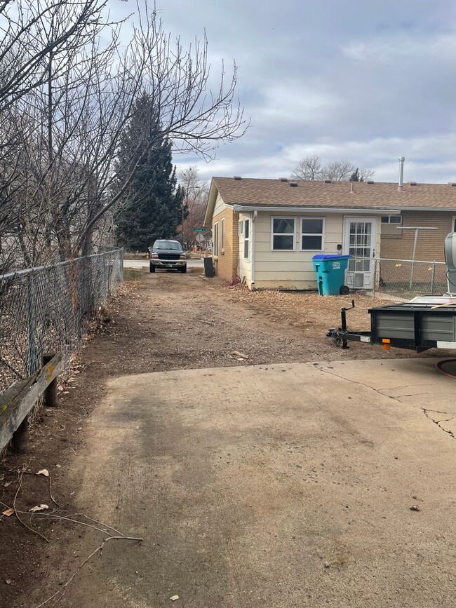 Building Photo - 1312-1314 Castlerock Drive