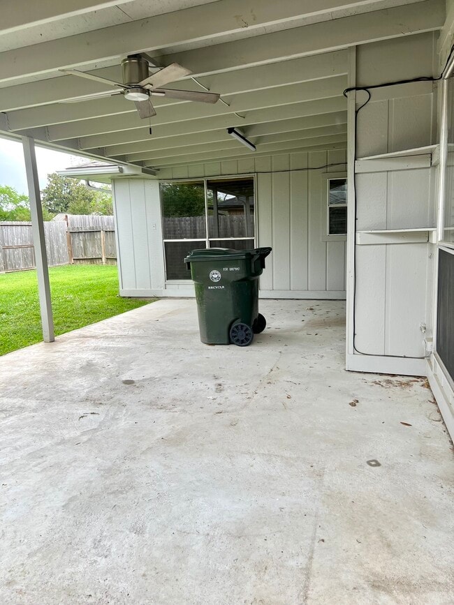 Building Photo - 2118 Endicott Ln