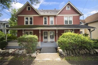 Building Photo - 921 E State St