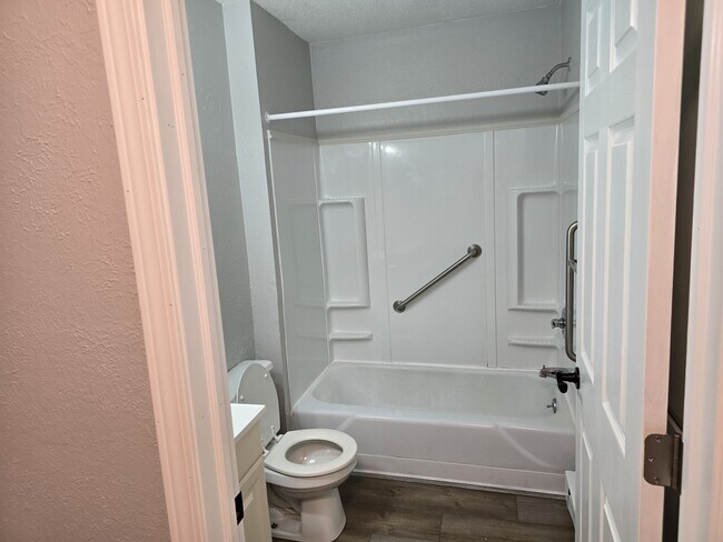 Building Photo - 5844 Acres Rd