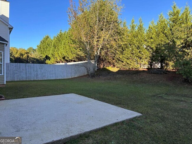 Building Photo - 305 Hulan Way